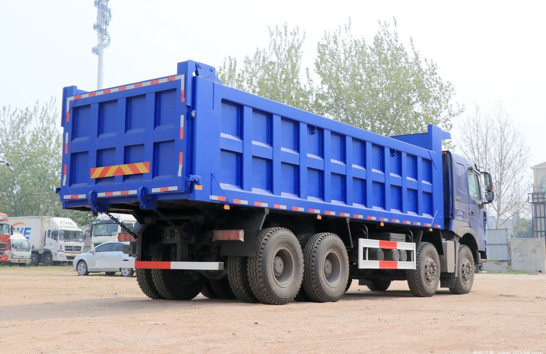 Gebruikte HOWO 440 pk 8X4 dumptruck met een laadvermogen van 30 ton en een vrachttank van 7,6x2,35x1,5 m