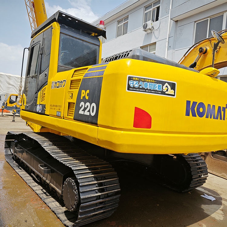 5 ton Komatsu PC200 graafmachine met 0-2000 werkuren en 257/1900kw/rpm nominale vermogen