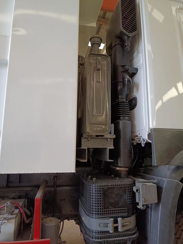 Sino Howo Dump Tipper Truck 375HP Euro 3 tweedehands aandrijving voor technische transport