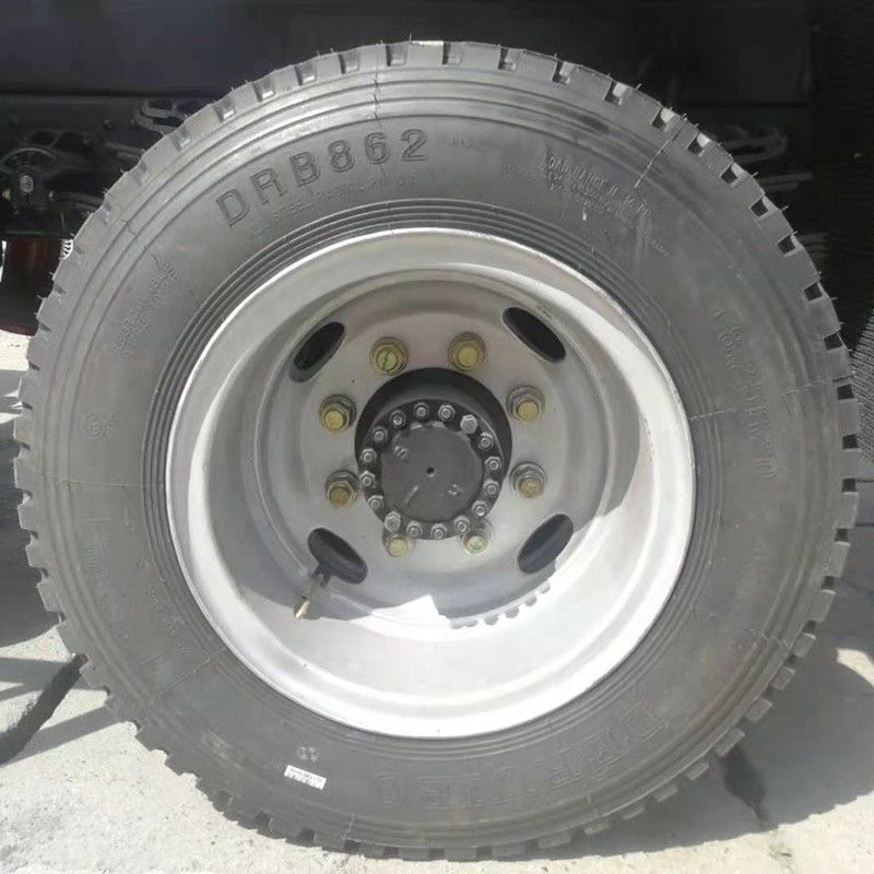 4 6L motorcapaciteit 10 ton Dongfeng lichte dumptruck voor transport van machines