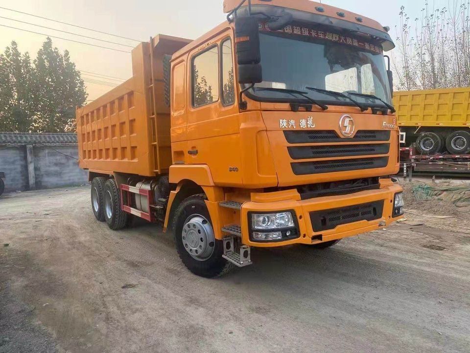 8L motorcapaciteit Zware Shacman F3000 dumptruck voor het laden van bouwmaterialen