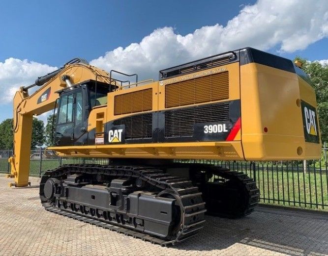 Cat 390D Graafmachine met 90000 kg machinegewicht en 4,6m3 emmercapaciteit Direct verkopen