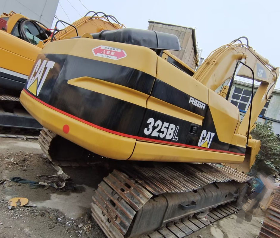 CAT 325BL Gebruikte graafmachine van 25 ton met een emmercapaciteit van 2 m3 en CAT-hydraulische klep