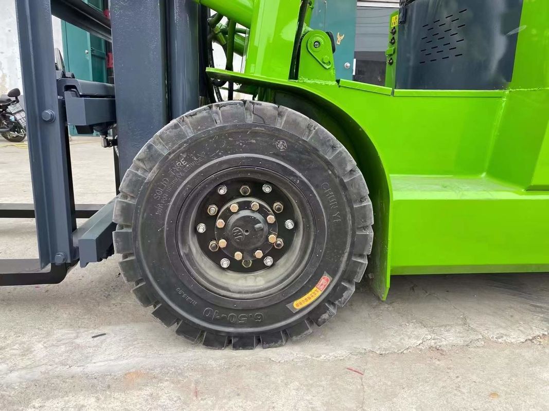 Echt voordeel en 14,4 kw hefmotorvermogen 5 ton ruw terrein vorkhef met kraan