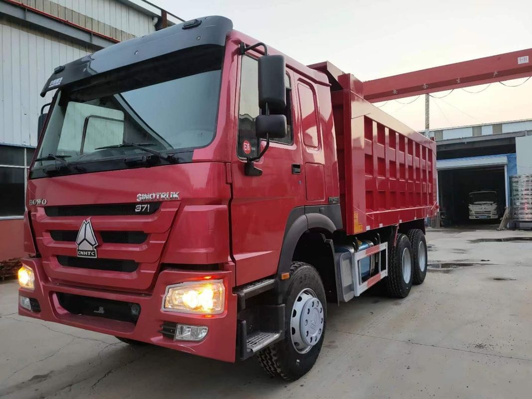 HOWO 6x4 371 pk 30 ton Red Tipper Truck Dump Truck met WEICHAI motor en 3 passagiers