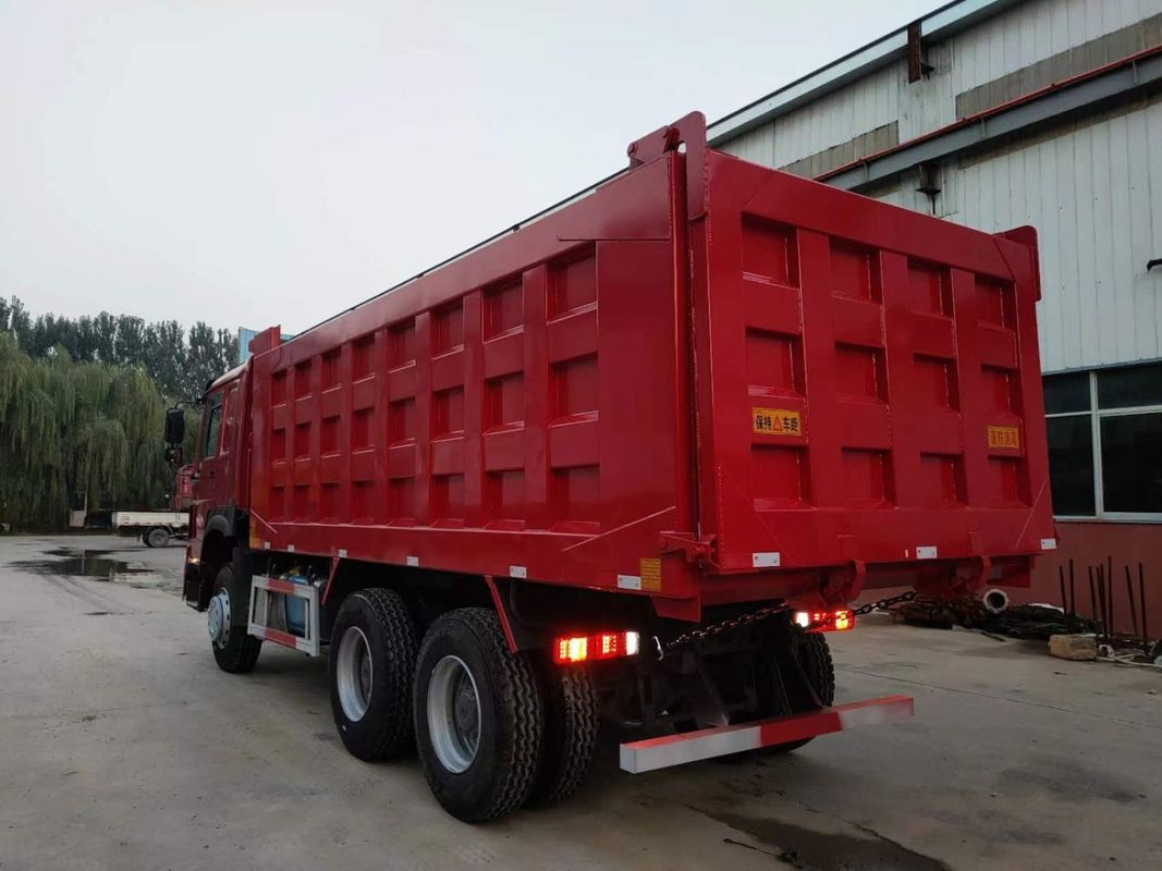 HOWO 6x4 371 pk 30 ton Red Tipper Truck Dump Truck met WEICHAI motor en 3 passagiers