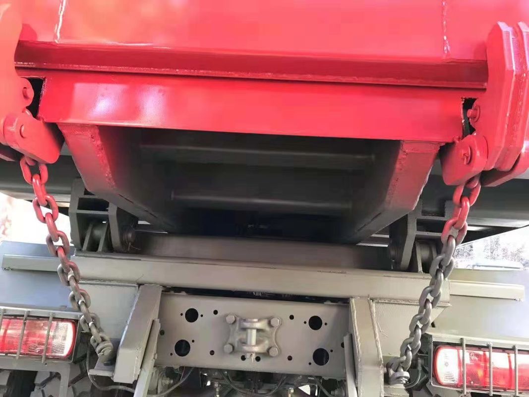HOWO 6x4 371 pk 30 ton Red Tipper Truck Dump Truck met WEICHAI motor en 3 passagiers