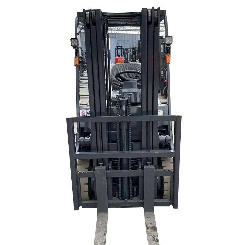 1.5 ton TCM elektrische vorklift Ideaal voor magazijnmateriaalverwerking en kledingwinkels