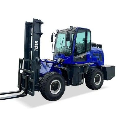 3000 kg laadvermogen Gebruikte TDER 4WD all-terrain vorklift met Isuzu of Cummins EPA-motor