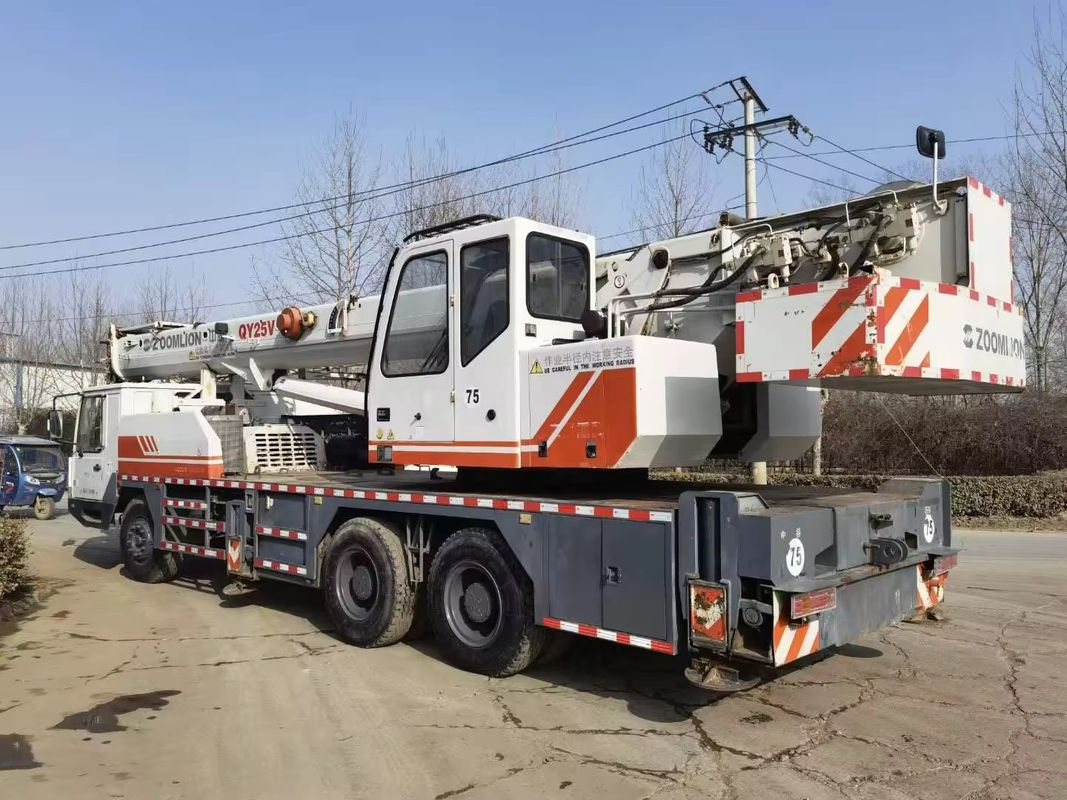 37% maximale klimkwaliteit mobiele vrachtwagen kraan 50 ton QY25V Zoomlion gebruikte vrachtwagen kraan