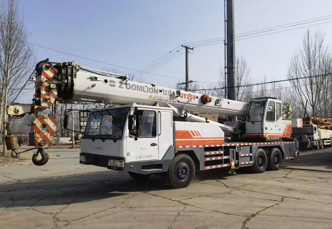 37% maximale klimkwaliteit mobiele vrachtwagen kraan 50 ton QY25V Zoomlion gebruikte vrachtwagen kraan