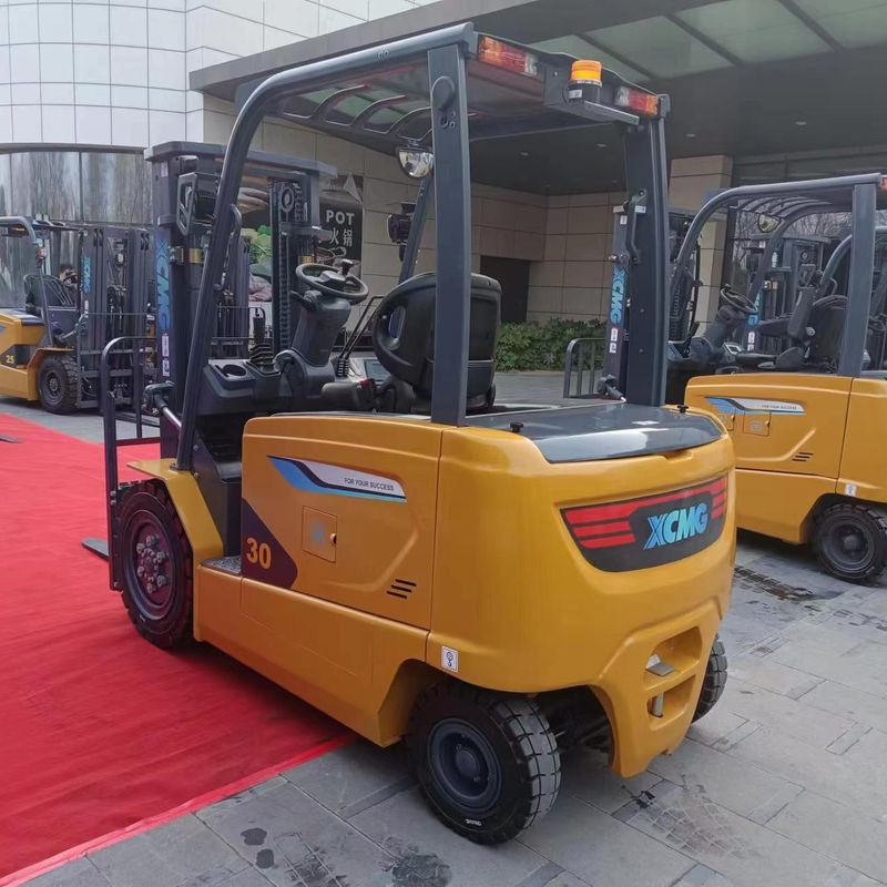 4900 kg Gewicht 3 ton Nominaal hefvermogen Elektrische vorkheftruck voor klantvereisten