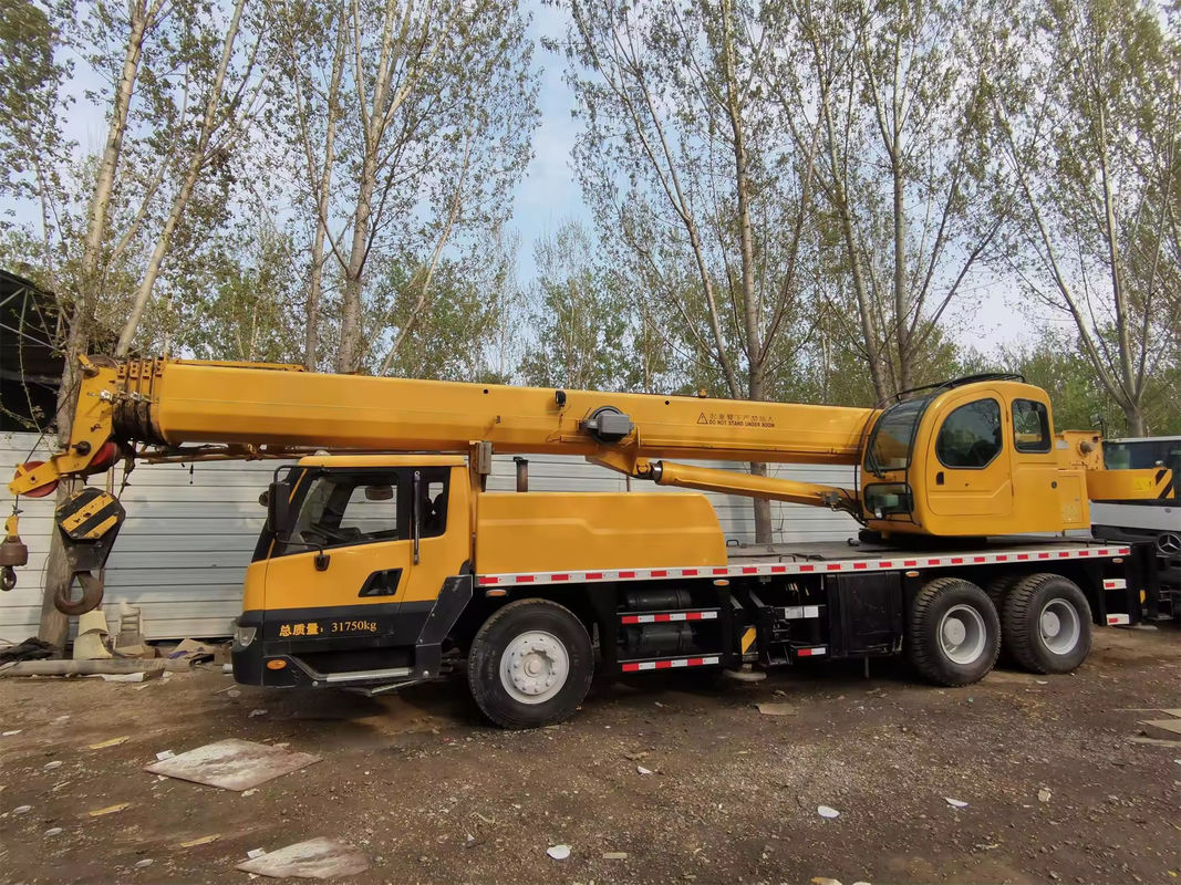 300 ton mobiele kraan Zoomlion kraan voor vrachtwagen Gebruikt 44 Max. Lifting load Chinese telescopische