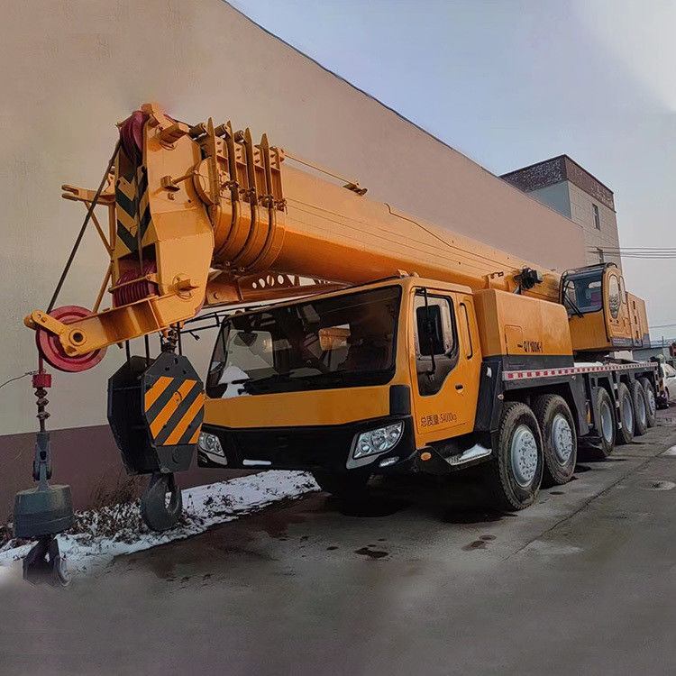 100 ton QY100K Gebruikte Zoomlion-truckkraan met telescopische rechte boomkraan