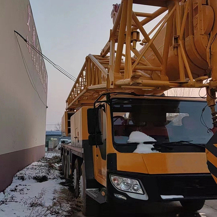 100 ton QY100K Gebruikte Zoomlion-truckkraan met telescopische rechte boomkraan