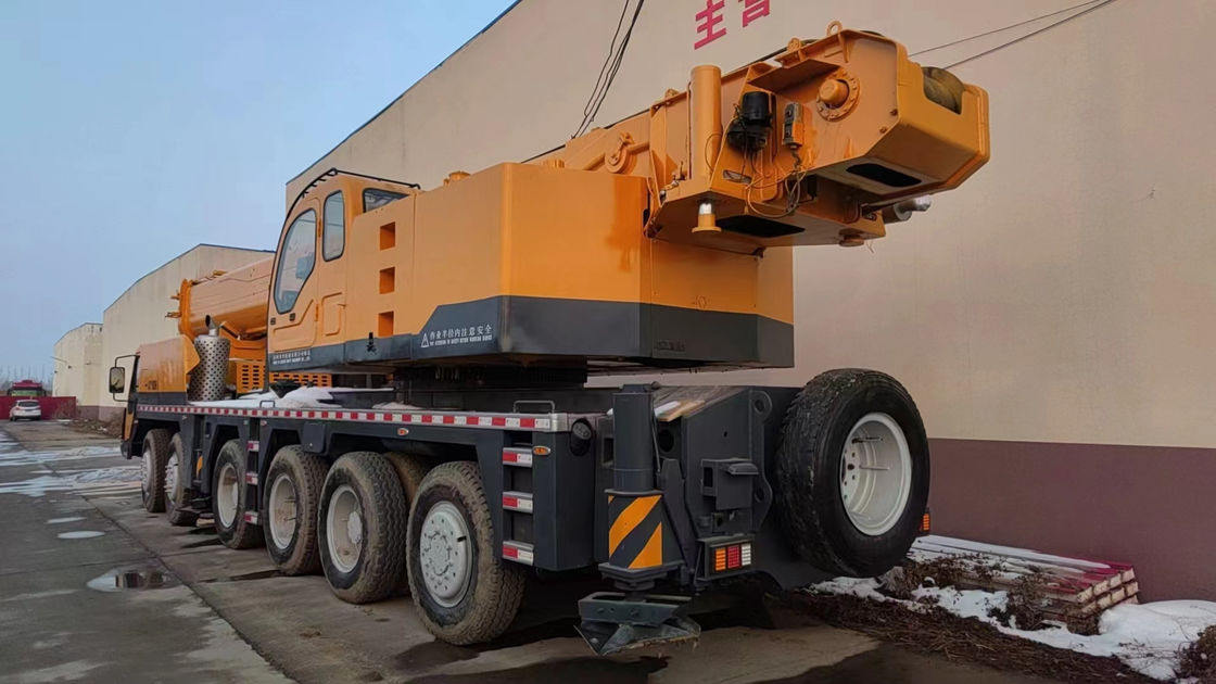 100 ton QY100K Gebruikte Zoomlion-truckkraan met telescopische rechte boomkraan