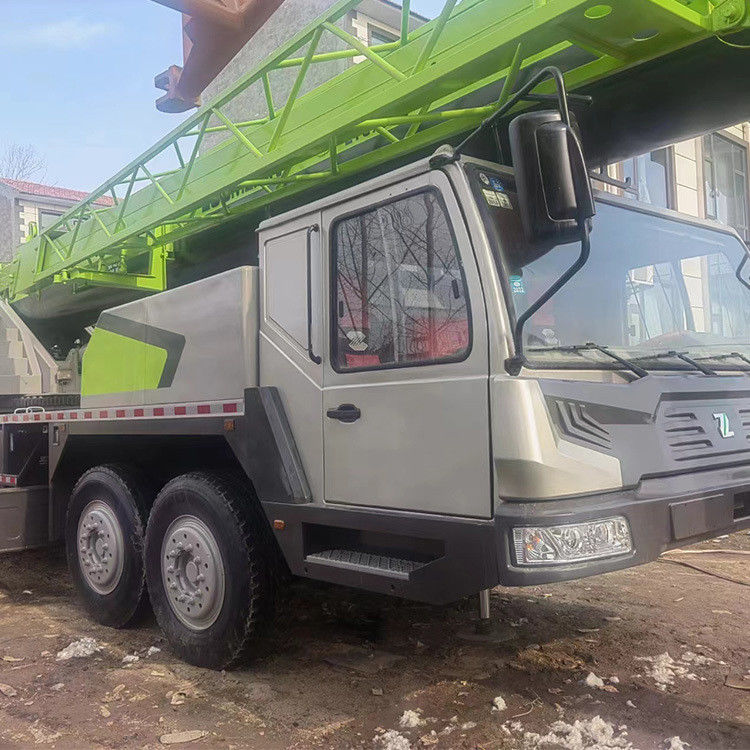 Verkoop Gebruikte vrachtwagenkraan Zoomlion ZTC700V met maximaal 70 ton