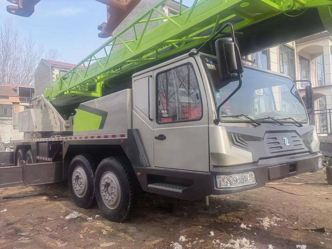 Verkoop Gebruikte vrachtwagenkraan Zoomlion ZTC700V met maximaal 70 ton