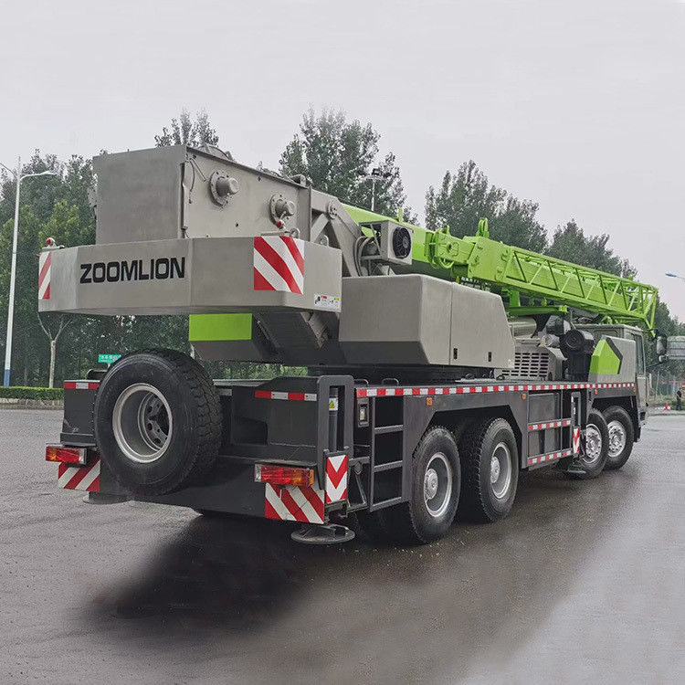 Gebruikte Zoomlion kraantruck 55 ton telescopische hydraulische kranen met 8-cilinder dieselmotor