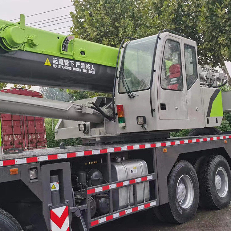 Gebruikte Zoomlion kraantruck 55 ton telescopische hydraulische kranen met 8-cilinder dieselmotor