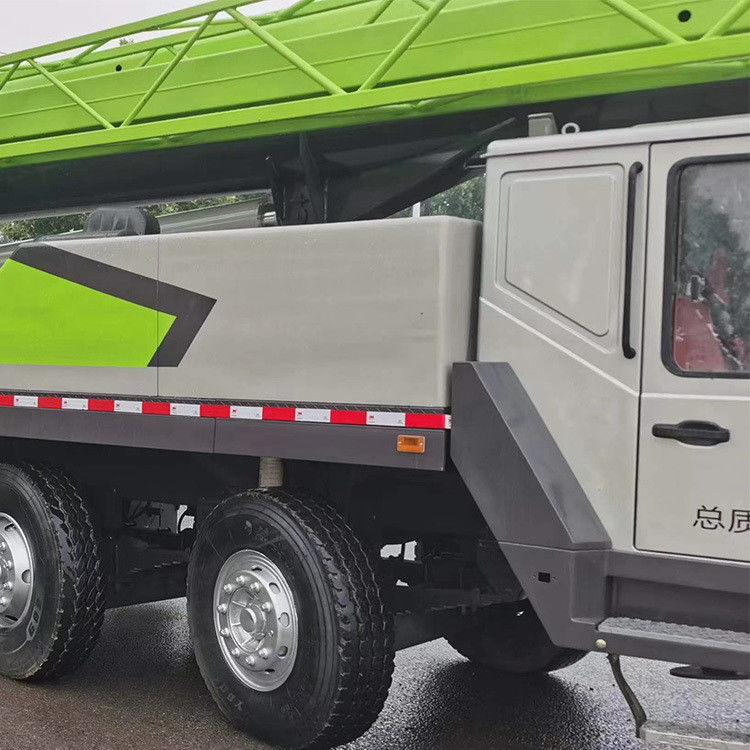 Gebruikte Zoomlion kraantruck 55 ton telescopische hydraulische kranen met 8-cilinder dieselmotor