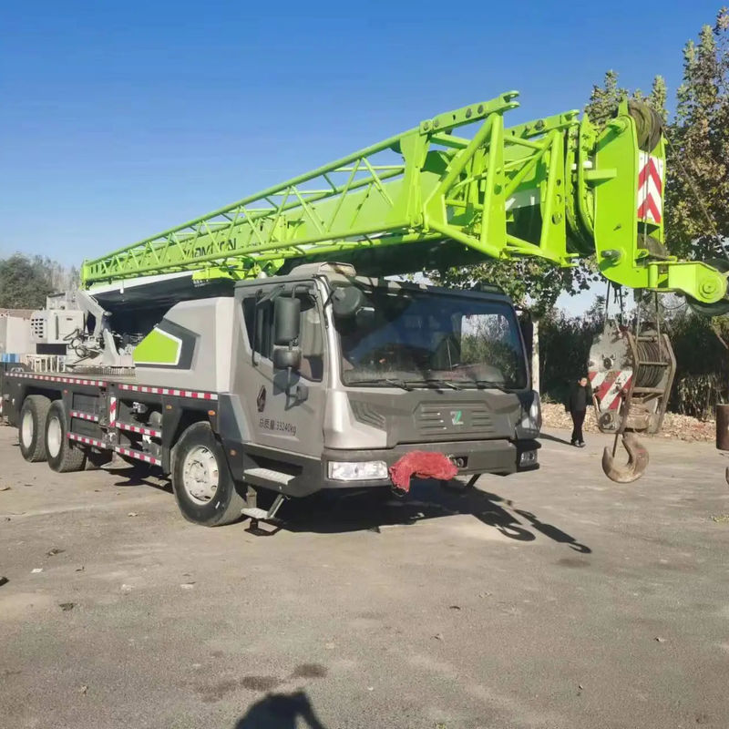 Goed Zoomlion 25 ton vrachtwagenkraan met groen ontwerp en maximale bedrijfssnelheid van 80 km/u