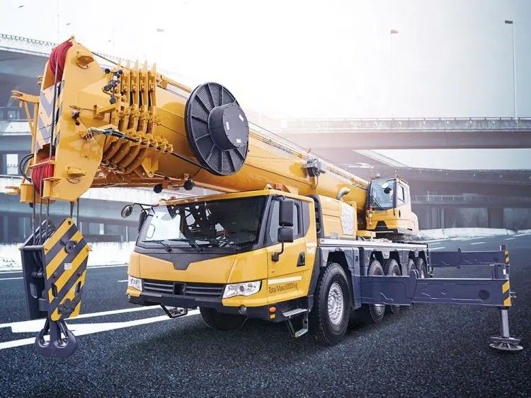 24m Min. draaidiameter QAY160 160 ton Gebruikte mobiele hydraulische vrachtwagen kraan voor het voordeel