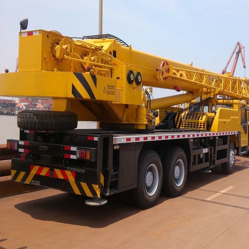 24m Min. draaidiameter QAY160 160 ton Gebruikte mobiele hydraulische vrachtwagen kraan voor het voordeel