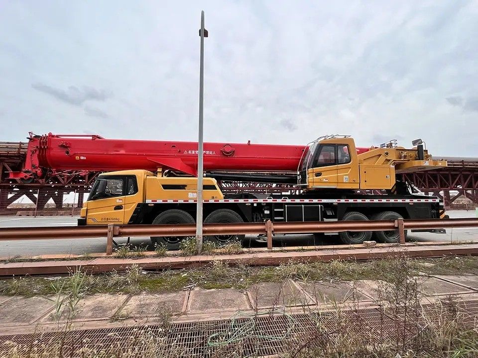 YCK09 Motor STC800E-1 Gebruikte mobiele hydraulische vrachtwagen kraan 25-50 ton 14990*2800*3940mm