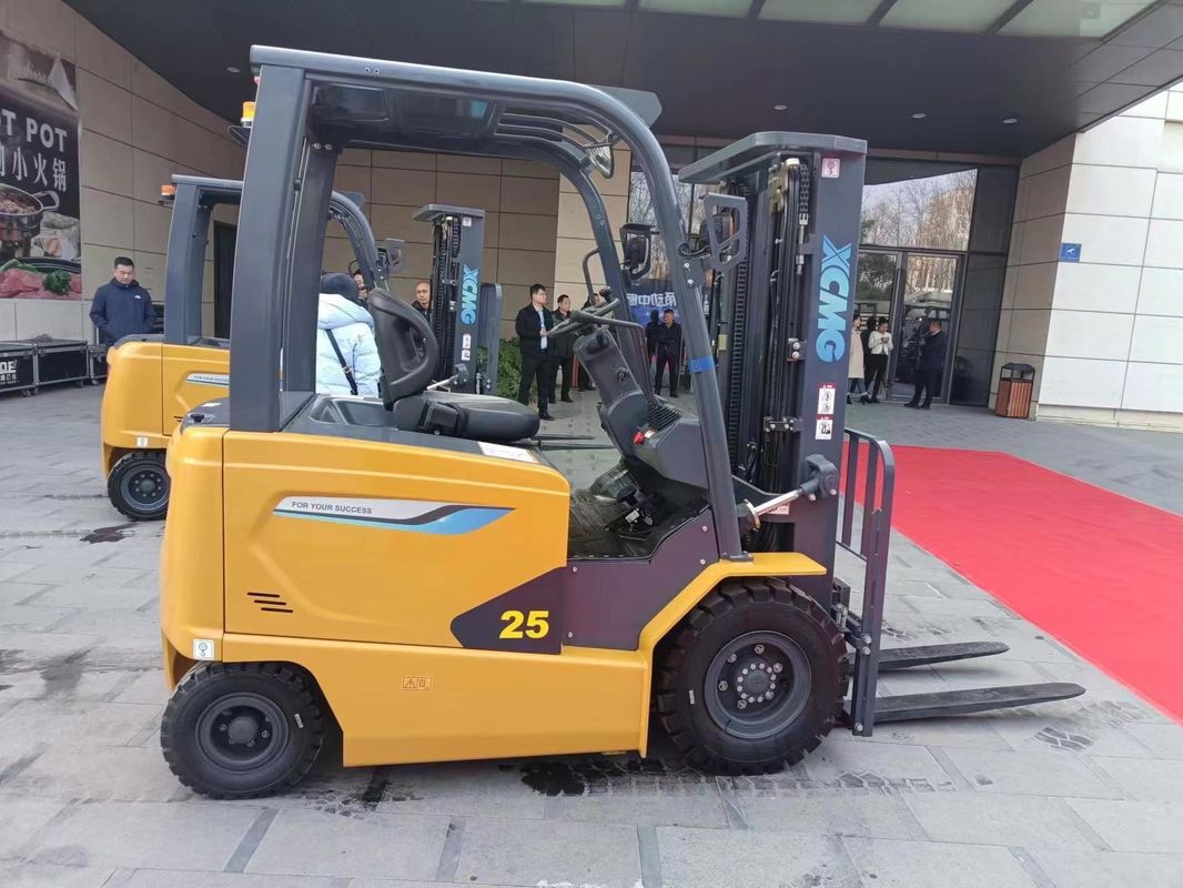 1070MM Vorklengte volledig elektrische dieselforklift van 3 ton voor het transport van materialen in een magazijn