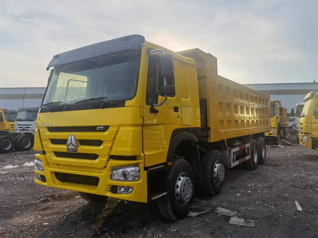 Tweedehands HOWO 8x4 35-40 Tonne opblaaswagen voor de bouwmijn in goede staat
