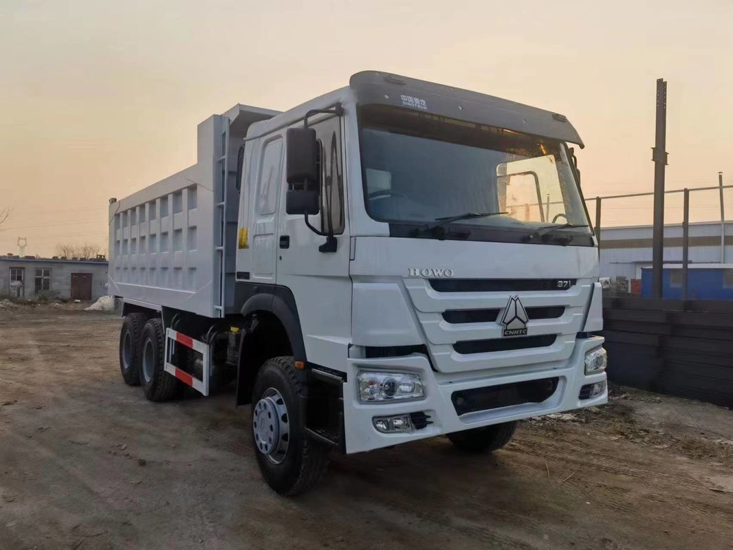 Tweedehands HOWO 8x4 35-40 Tonne opblaaswagen voor de bouwmijn in goede staat