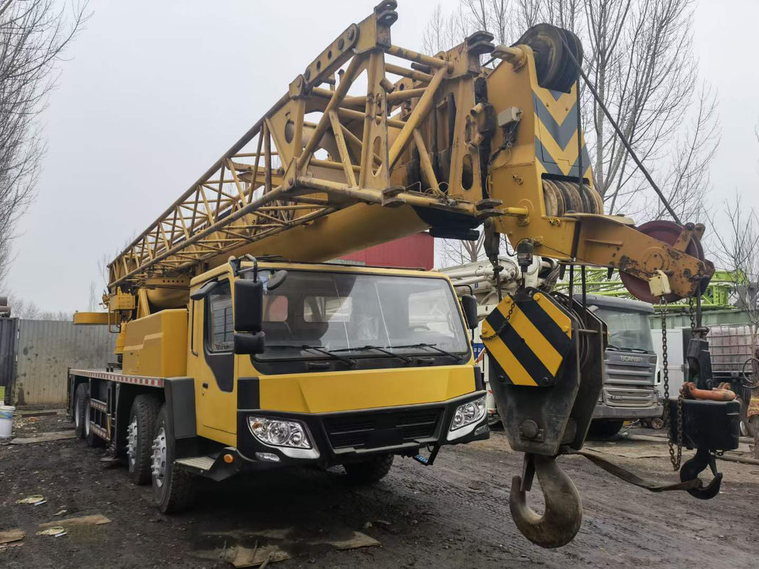QY50KA 50t mobiele gebruikte vrachtwagen kraan met goede motor 11,4m-43,5m boomlengte