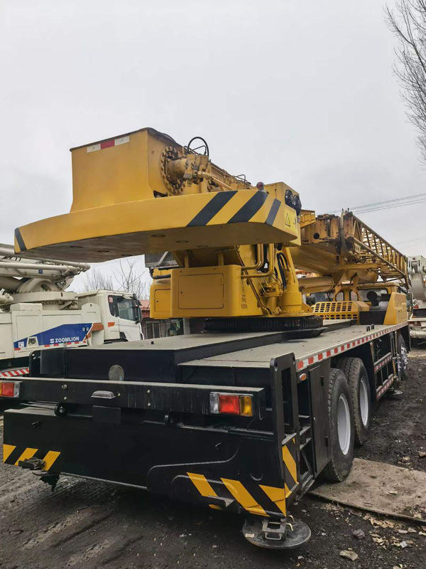 QY50KA 50t mobiele gebruikte vrachtwagen kraan met goede motor 11,4m-43,5m boomlengte