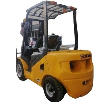 2.5 ton 3 ton diesel vorkheftruck met een totale breedte van 1225 mm en een draaiband van 2400 mm