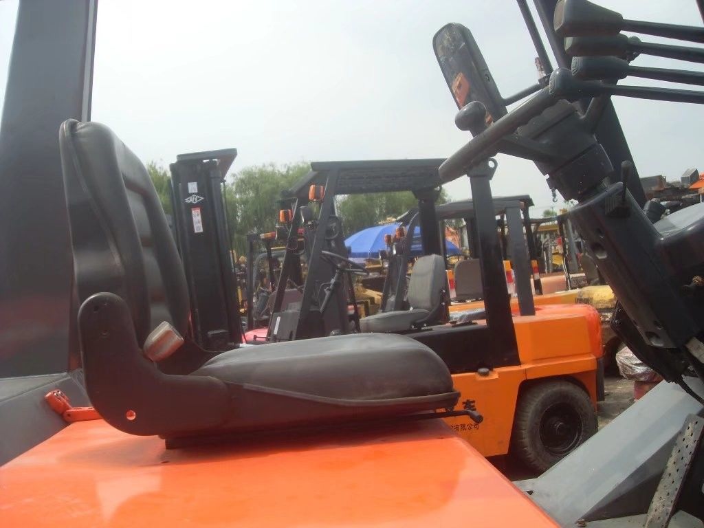 Zware 15 ton gebruikte vorkheftruck voor Afrika Optioneel motor 2-stage/3-stage mast