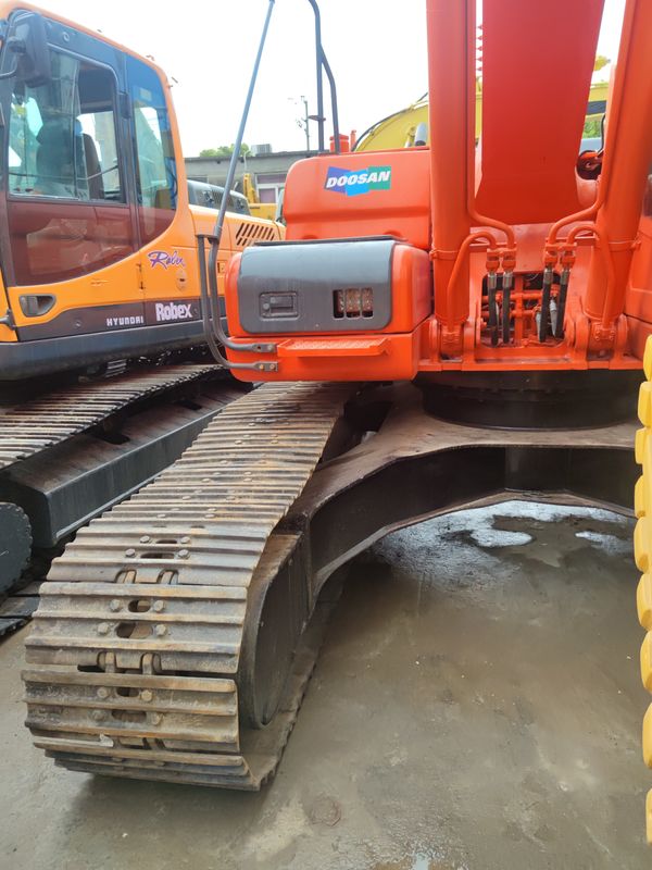 2001-4000 Werkuren Doosan DX225 Gebruikte graafmachine met andere hydraulische klep