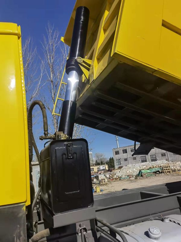 Gebruikte Howo 6x4 Tipper Truck Dump Truck Euro 2 Emission Standard Cargo Tank Lengte ≥ 8m