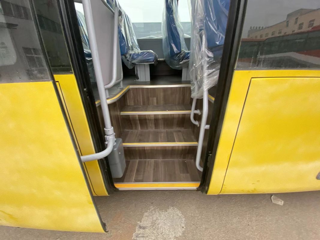 70 zitplaatsen LHD Luxe Coach Bus Gebruikte Yutong Bus in goede staat Diesel brandstof type