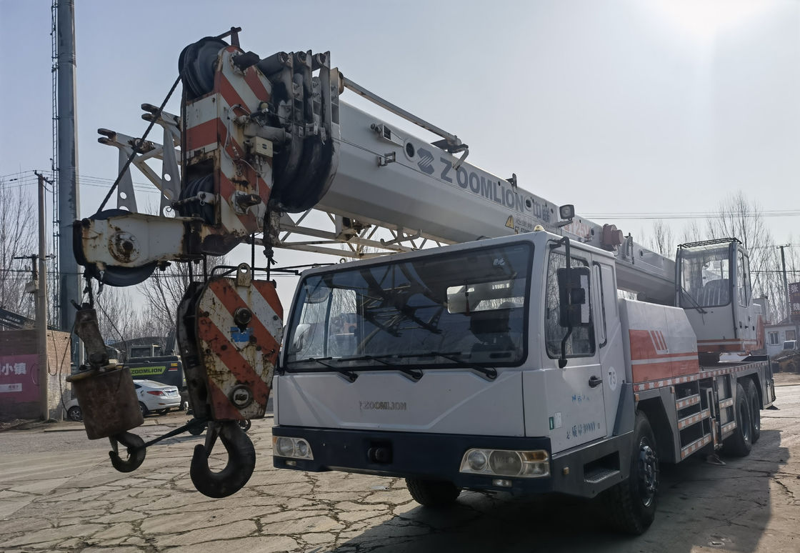 Gebruikte Zoomlion 25 ton hydraulische vrachtwagen gemonteerde kraan met max.
