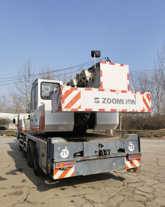 Gebruikte Zoomlion 25 ton hydraulische vrachtwagen gemonteerde kraan met max.
