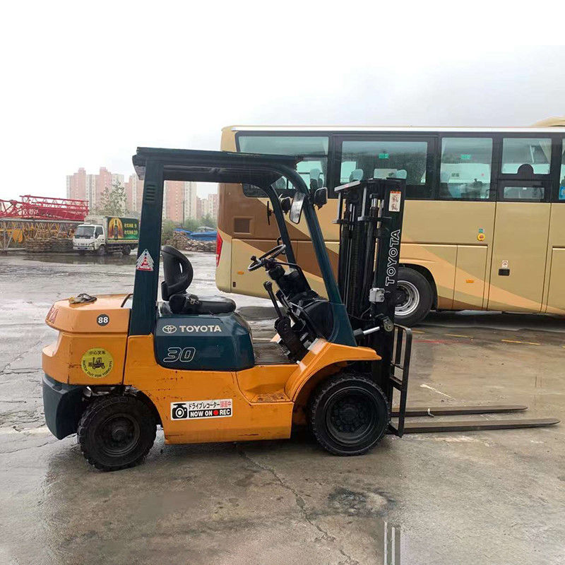 3 ton gebruikte vorkheftruck met zijweg en dieselmotor uit Japan in goede staat