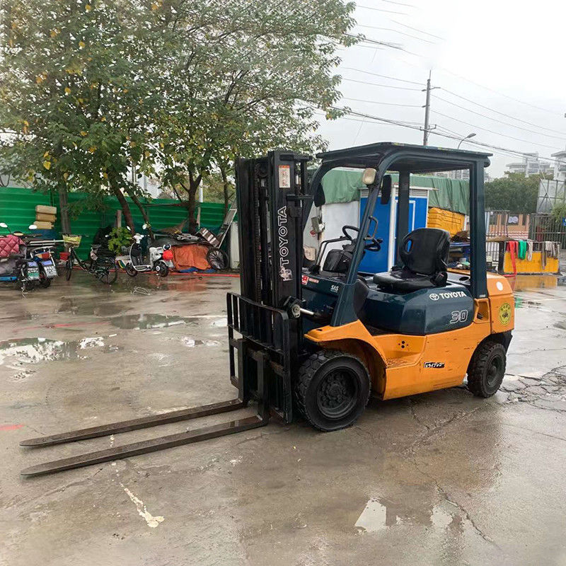3 ton gebruikte vorkheftruck met zijweg en dieselmotor uit Japan in goede staat