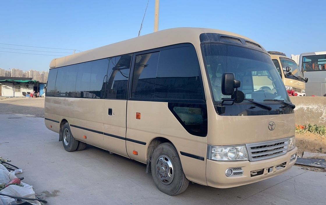30 zitplaatsen Luxe Coach Toyo Ta Coaster Bus met maximaal vermogen van 113/5200kw en EURO 3 uitstoot