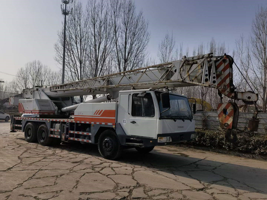 25 ton gebruikte kraanmachine met 1010KN.M max. hefbelasting mobiele wiellauto kraan