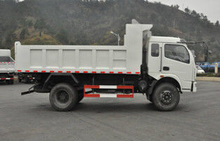 DONGFENG 6 wielen 4X2 dumper truck kleine tipper truck goede staat SINOTRUCK versnellingsbak