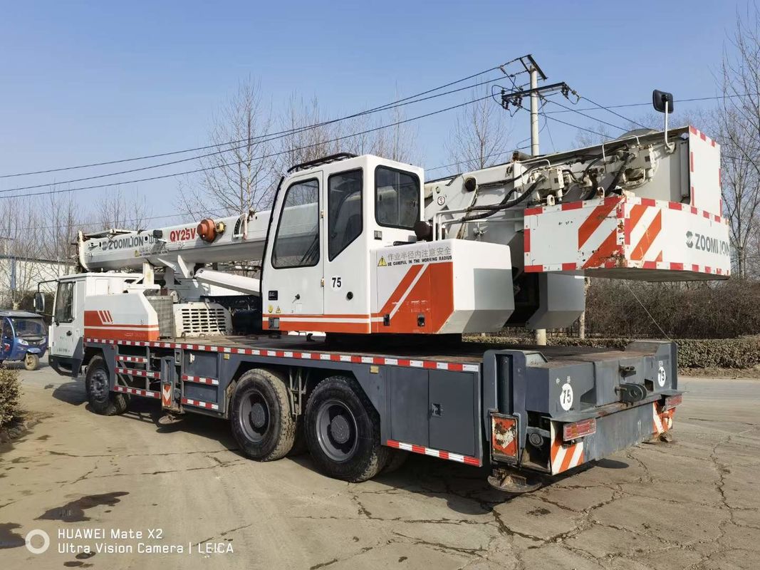 Topverkopende 25 ton Zoomlion wiellachtige mobiele vrachtwagen kraan met max. hefhoogte van 41M