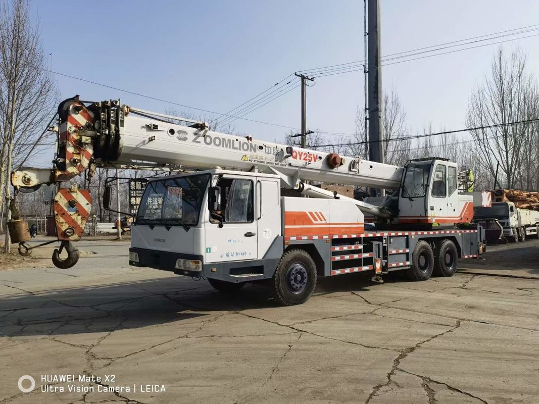 Topverkopende 25 ton Zoomlion wiellachtige mobiele vrachtwagen kraan met max. hefhoogte van 41M