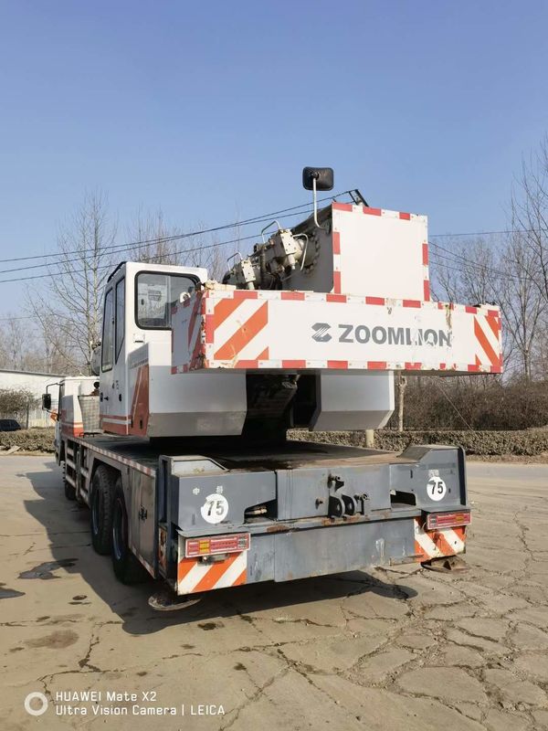 Topverkopende 25 ton Zoomlion wiellachtige mobiele vrachtwagen kraan met max. hefhoogte van 41M