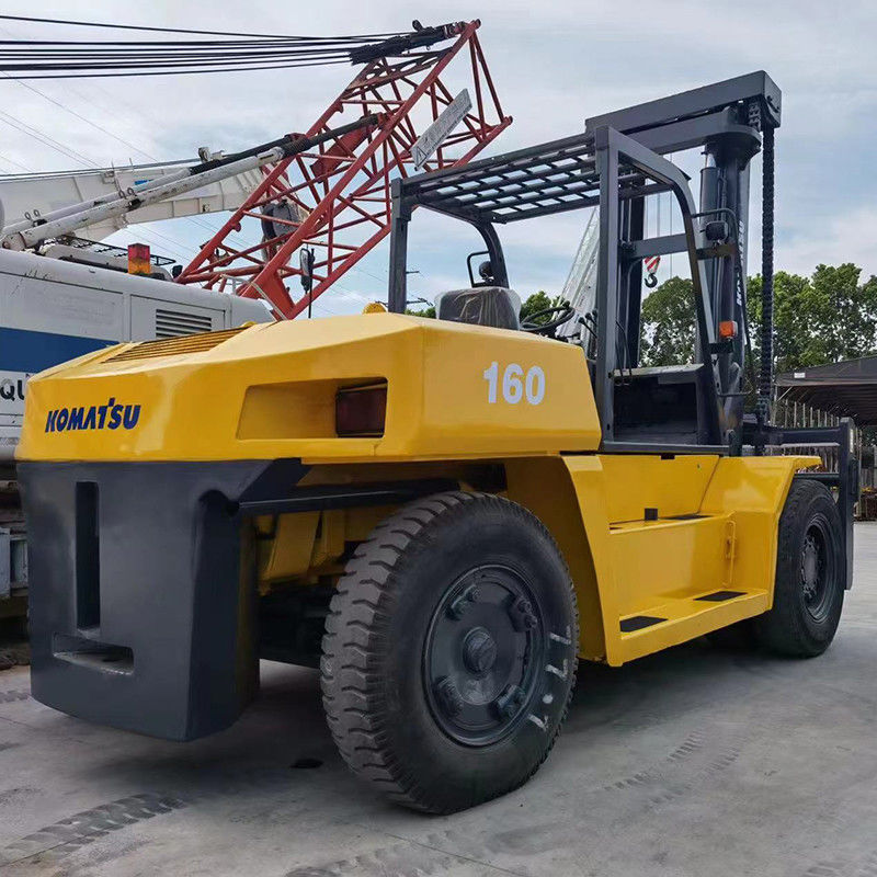 Boerderijen 16 ton Diesel Gebruikte vorkheftruck Komatsu met 4m hefhoogte en 150m vorkbreedte